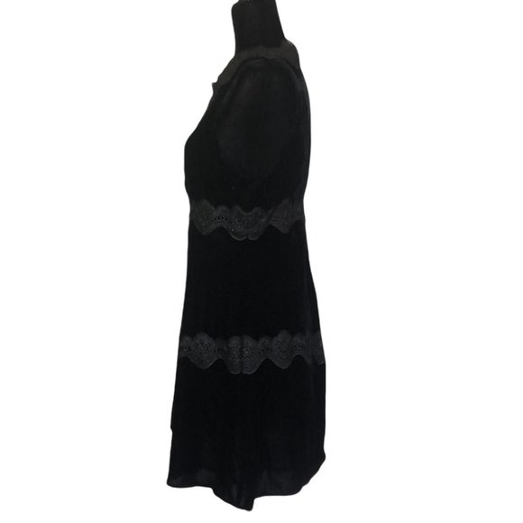 Foxiedox Sleeveless Velvet Dress with lace inserts, Empire Waist - Picture 5 of 11